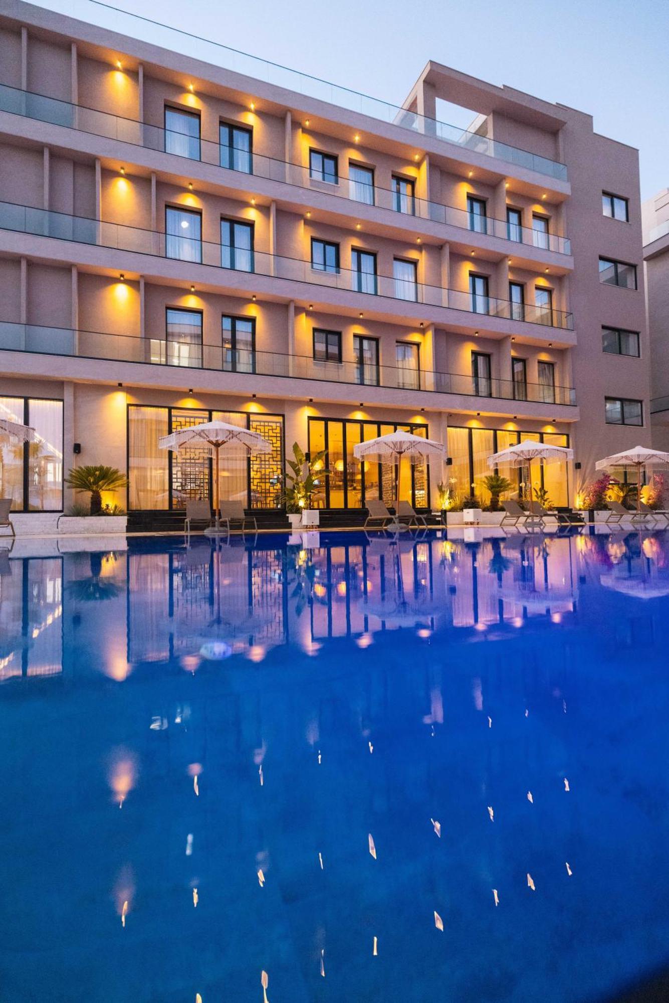 Tris3 Hotel Radhimë Exterior foto