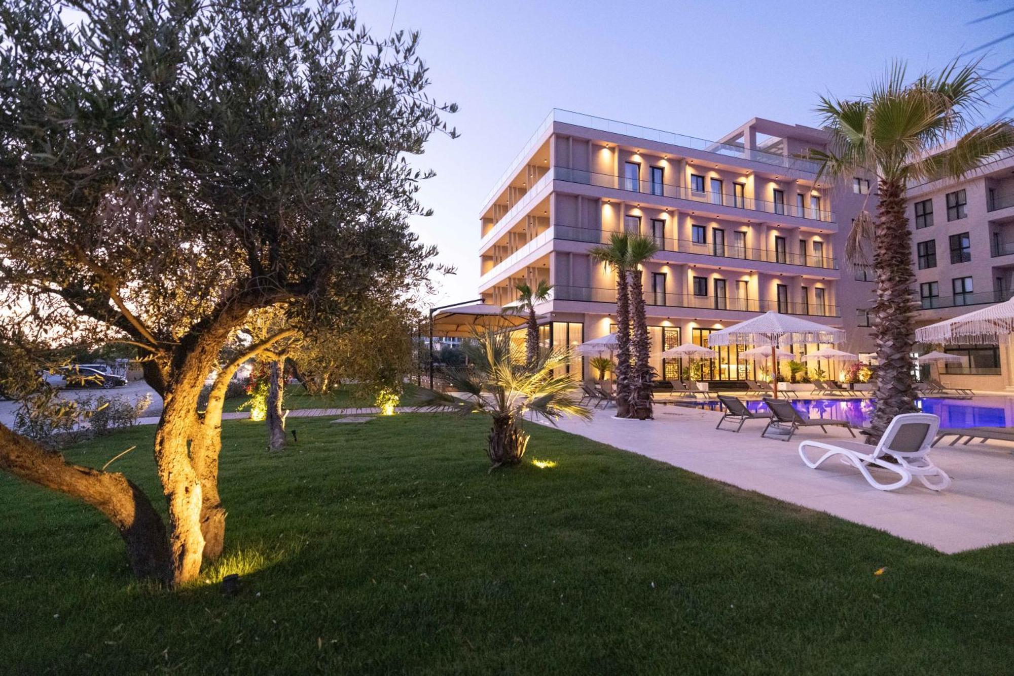 Tris3 Hotel Radhimë Exterior foto